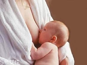 哺乳期妈妈可以隆胸吗 假体隆胸可以哺乳吗