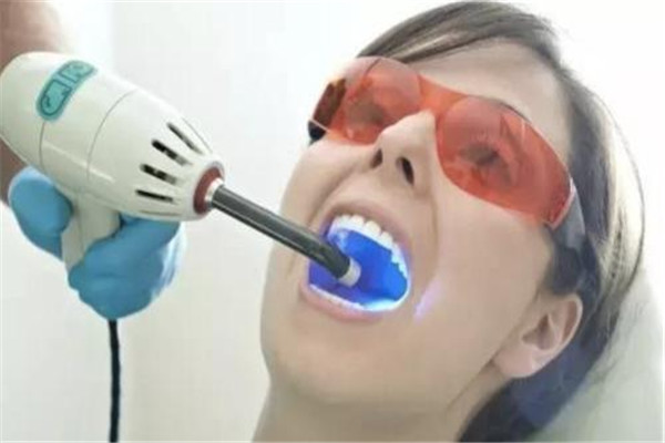 洗牙后牙齿敏感怎么办 洗牙后要注意什么