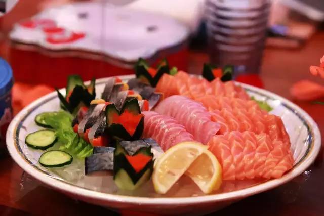 海鲜美食盛宴！金枪鱼特价限时优惠，赶快品尝鲜美口感！